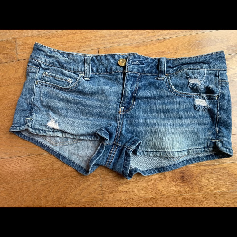 American Eagle shorts size 8, gently worn!!